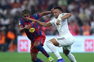 لإعادة الليجا إلى الملعب.. ريال مدريد يواجه برشلونة اليوم في "كلاسيكو الأرض" 25 أكتوبر 2026 12:03 ص